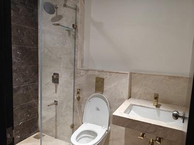 Bathroom Image of 1016 Sq.ft 1 BHK Apartment / Flat for sale in Amanora Gateway Towers, Hadapsar Pune for Rs. 14000000