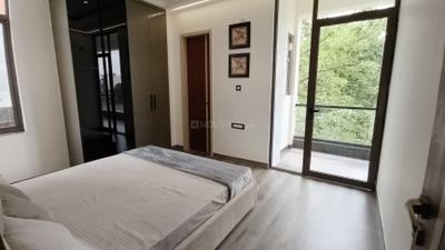 Bedroom Image of 1650 Sq.ft 3 BHK Builder Floor for sale in Kaushambi Ghaziabad for Rs. 16000000