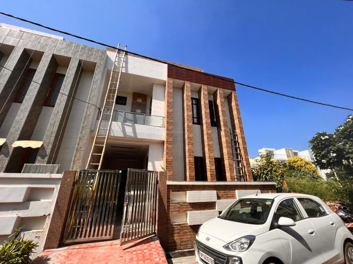 Hefty Mayur Vihar Extantion I Main Image 1