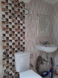 Bathroom Image of 1800 Sq.ft 3 BHK Apartment / Flat for rent in Ansal Celebrity Garden Block P, Sector A Lucknow for Rs. 33000