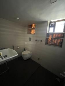 Bathroom Image of 750 Sq.ft 1 BHK Apartment / Flat for rent in Raheja Complex, Andheri West Mumbai for Rs. 65000