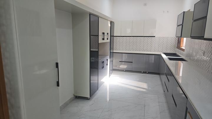 Jal Vayu Vihar, Sector 123 Main Image 1