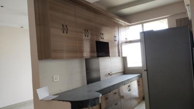 Kitchen Image of 1700 Sq.ft 3 BHK Apartment / Flat for rent in Paramount Symphony, Crossings Republik Ghaziabad for Rs. 25000