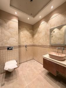 Bathroom Image of 2550 Sq.ft 4 BHK Builder Floor for sale in Vipul World, Sector 48 Gurgaon for Rs. 34500000