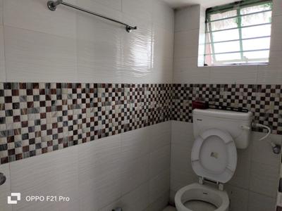 Bathroom Image of 900 Sq.ft 2 BHK Builder Floor for rent in Kalyani Nadia for Rs. 12000