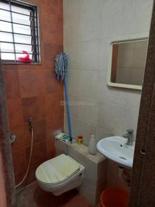 Bathroom Image of 1600 Sq.ft 3 BHK Apartment / Flat for rent in Vallabh Vidhyanagar Anand for Rs. 18000