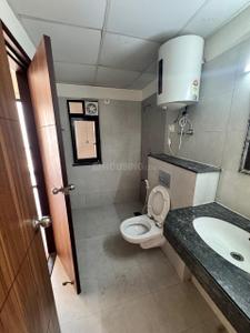 Bathroom Image of 1200 Sq.ft 2 BHK Apartment / Flat for sale in Godrej Oasis, Sector 88A Gurgaon for Rs. 14600000