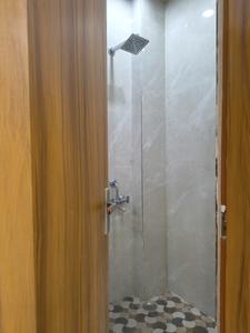 Common Bathroom Image of 800 Sq.ft 2 BHK Apartment / Flat for sale in Indirapuram Ghaziabad for Rs. 6900000