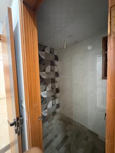 Bathroom Image of 1650 Sq.ft 3 BHK Apartment / Flat for sale in Sector 76 Noida for Rs. 7700000