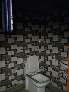 Common Bathroom Image of 980 Sq.ft 2 BHK Apartment / Flat for sale in Sector 49 Noida for Rs. 3100000