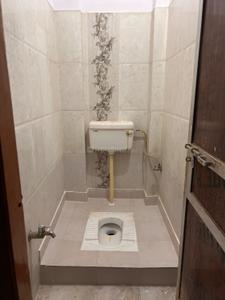Bathroom Image of 560 Sq.ft 2 BHK Builder Floor for rent in DIG Colony Varanasi for Rs. 9999