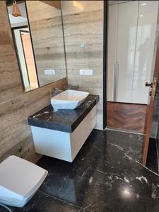 Bathroom Image of 2200 Sq.ft 3 BHK Apartment / Flat for sale in Omkar 1973 Worli , Worli Mumbai for Rs. 135000000
