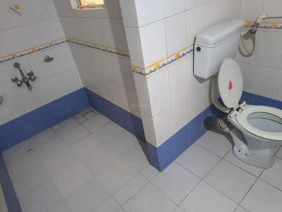 Image of 1120 Sq.ft 3 BHK Apartment / Flat for rent in Naiknavare Shravandhara, Hadapsar, Pune for Rs. 25000