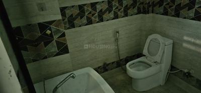 Bathroom Image of 1200 Sq.ft 2 BHK Builder Floor for rent in Gomti Nagar Lucknow for Rs. 16000