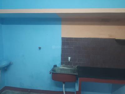Bathroom Image of 1000 Sq.ft 2 BHK Independent House for rent in Medavakkam Chennai for Rs. 14500