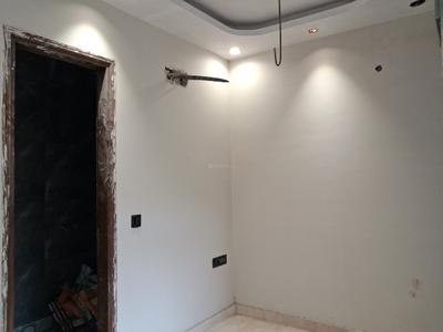 Bedroom Image of 900 Sq.ft 3 BHK Builder Floor for sale in Paschim Vihar New Delhi for Rs. 18000000