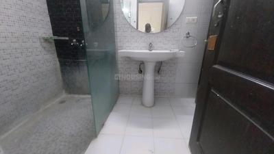 Bathroom Image of 1940 Sq.ft 3 BHK Apartment / Flat for sale in Peer Muchalla Zirakpur for Rs. 9000000