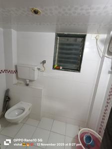 Bathroom Image of 450 Sq.ft 1 BHK Apartment / Flat for sale in Dadar West Mumbai for Rs. 21000000