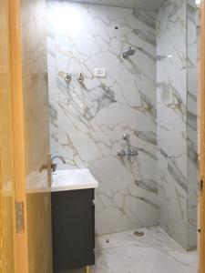 Common Bathroom Image of 850 Sq.ft 2 BHK Builder Floor for sale in Indirapuram Ghaziabad for Rs. 6400000
