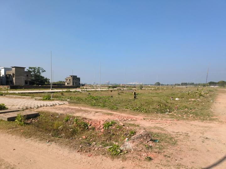 NEWTOWN Main Image 1