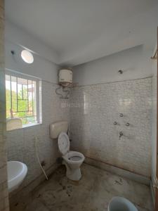 Bathroom Image of 900 Sq.ft 2 BHK Apartment / Flat for rent in Naktala Kolkata for Rs. 23000