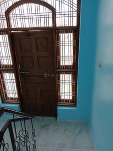 Bedroom Image of 350 Sq.ft 1.5 BHK Independent House for rent in Rajajipuram Lucknow for Rs. 8000