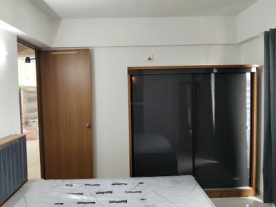 Bedroom Image of 3500 Sq.ft 3 BHK Apartment / Flat for rent in Rudra Keshav Skyline, Chandkheda Ahmedabad for Rs. 30000