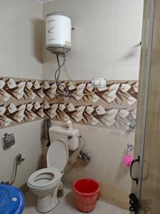 Bathroom Image of 585 Sq.ft 2 BHK Independent House for rent in Safdarjung Enclave New Delhi for Rs. 25000