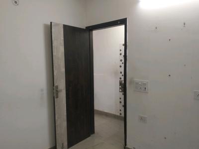 Bedroom Image of 450 Sq.ft 1 BHK Builder Floor for rent in Shalimar Bagh New Delhi for Rs. 15000