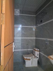 Common Bathroom Image of 1000 Sq.ft 2 BHK Apartment / Flat for sale in Skyline Dev Residency, Sector 104 Noida for Rs. 4850000
