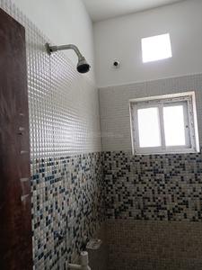 Bathroom Image of 600 Sq.ft 1 BHK Independent House for rent in Pahartoli Ranchi for Rs. 5000