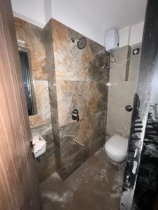 Bathroom Image of 475 Sq.ft 1 BHK Apartment / Flat for rent in Girgaon Mumbai for Rs. 75000