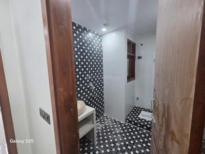 Image of 990 Sq.ft 3 BHK Builder Floor for sale in Laxmi Nagar, New Delhi for Rs. 9500000