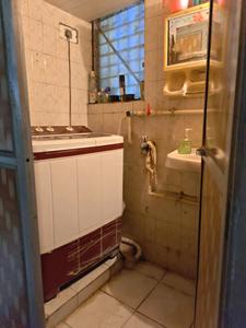 Common Bathroom Two Image of 1000 Sq.ft 2.5 BHK Apartment / Flat for sale in Mira Road East Mira Bhayandar for Rs. 13000000