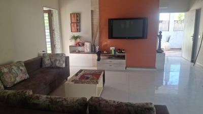 Living Room Image of 9000 Sq.ft 6 BHK Villa for rent in Vaishno Devi Circle Ahmedabad for Rs. 125000