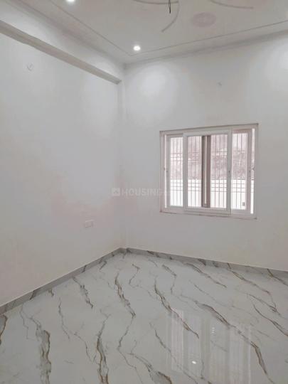 White Mansion Bedroom 1