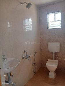 Bathroom Image of 1400 Sq.ft 3 BHK Apartment / Flat for rent in Omkar Nagar Nagpur for Rs. 22000