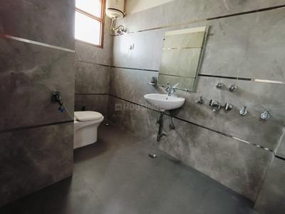 Image of 1005 Sq.ft 2 BHK Builder Floor for rent in Anand Vihar, New Delhi for Rs. 29400