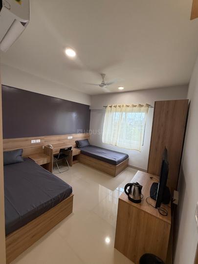 Sai 7 Square Main Image 1