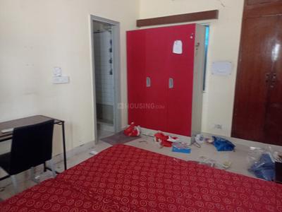 Bedroom Image of 1800 Sq.ft 2 BHK Builder Floor for rent in Gulmohar Park New Delhi for Rs. 70000