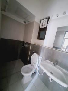 Bathroom Image of 917 Sq.ft 2 BHK Apartment / Flat for sale in Bengal Peerless Avidipta Phase II, Mukundapur Kolkata for Rs. 12000000