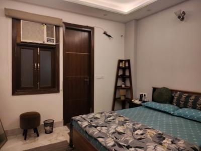 Bedroom Image of 1500 Sq.ft 3 BHK Builder Floor for rent in Freedom Fighters Enclave New Delhi for Rs. 53000
