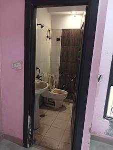 Bathroom Image of 550 Sq.ft 1 BHK Independent House for rent in Vaishali Ghaziabad for Rs. 15700
