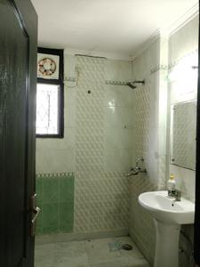 Common Bathroom Image of 2800 Sq.ft 4 BHK Apartment / Flat for sale in Nishat Apartment, Sector 19 Dwarka New Delhi for Rs. 37500000