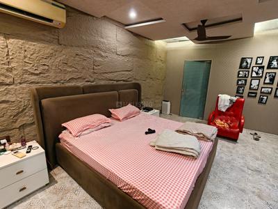 Bedroom Image of 1800 Sq.ft 4 BHK Builder Floor for sale in Ashok Vihar New Delhi for Rs. 48000000