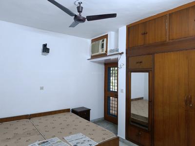 Bedroom Image of 1500 Sq.ft 3 BHK Apartment / Flat for rent in Sarita Vihar New Delhi for Rs. 51500