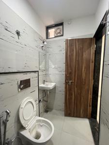 Bathroom Image of 650 Sq.ft 1 BHK Builder Floor for rent in Mahalakshmi Nagar Indore for Rs. 20000