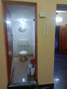 Bathroom Image of 450 Sq.ft 1 BHK Independent House for rent in Uthangudi Madurai for Rs. 7500