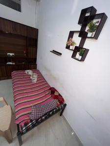 Bedroom Image of 560 Sq.ft 2 BHK Independent House for rent in Gokhalenagar Pune for Rs. 21000