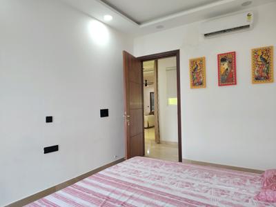 Bedroom Image of 4500 Sq.ft 5 BHK Builder Floor for rent in Vasant Kunj New Delhi for Rs. 210000